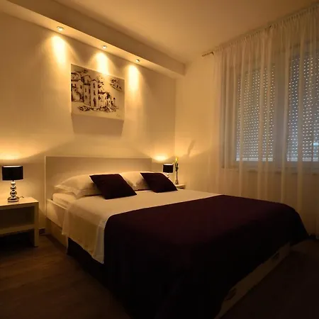 Διαμέρισμα Downtown Main Street *