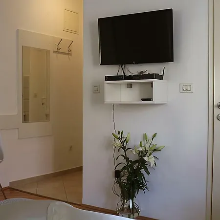Downtown Main Street Apartment
