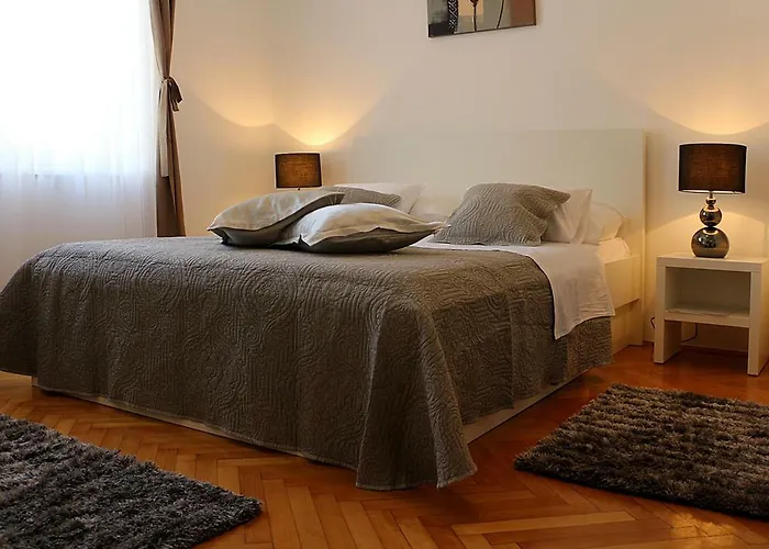 Downtown Main Street Appartement