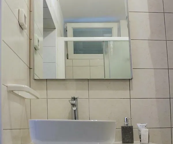 Downtown Main Street Appartement *