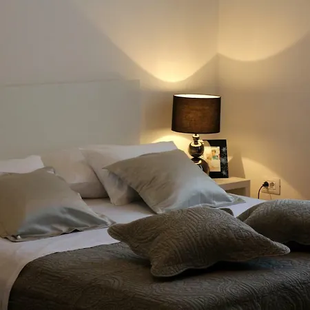 Апартаменты Downtown Main Street *