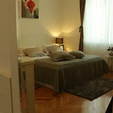 Downtown Main Street Apartamento